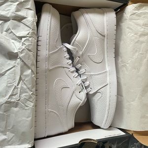 Jordan 1 Low White tumbled